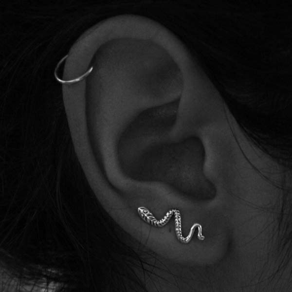 Boucle d'oreille serpent sremontant le lobe